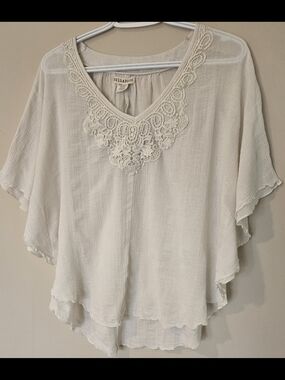 Billabong Cream Crochet V‑Neck Flowy Tunic